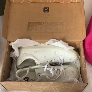 Veja x Madewell embroidered sneakers size 10 $110